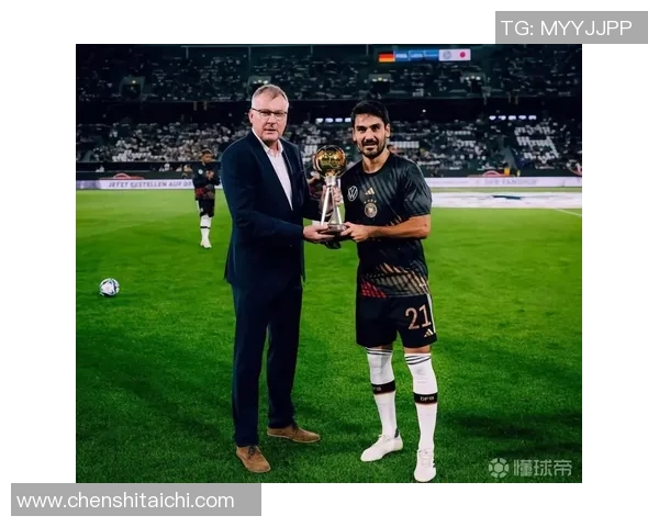 足球巨星笔st带你领略球场上的传奇之路与荣耀时刻 足球巨星笔st带你领略球场上的传奇之路与荣耀时刻